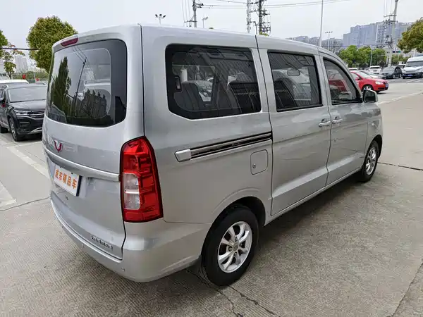 Wuling Hongguang V 2019