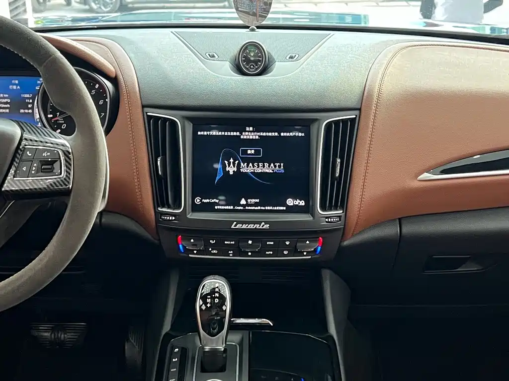 Maserati Levante 2019 — фото 10