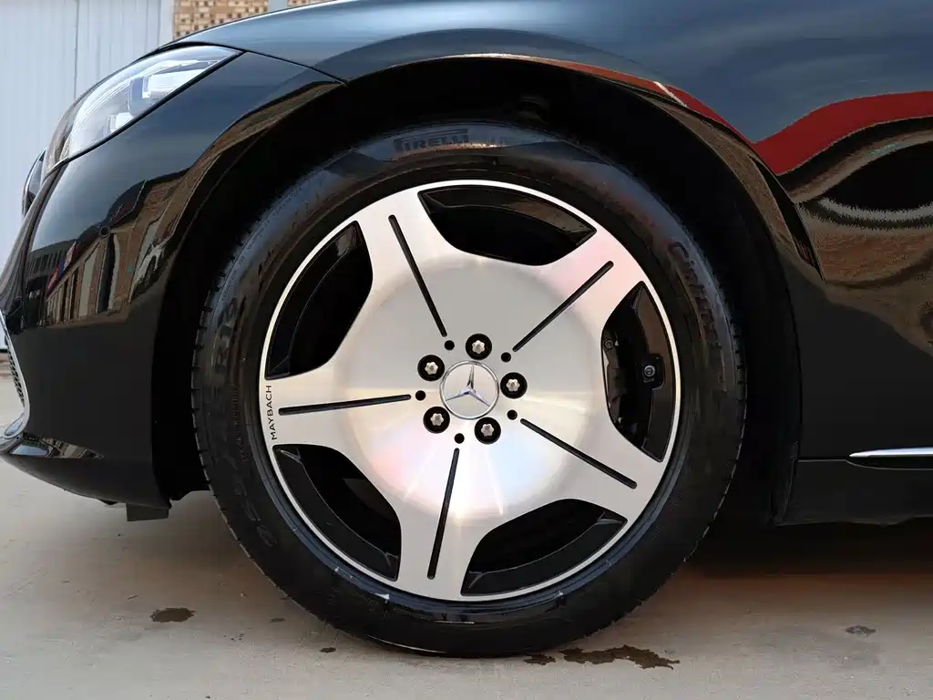 Mercedes-Benz S-Class 2025