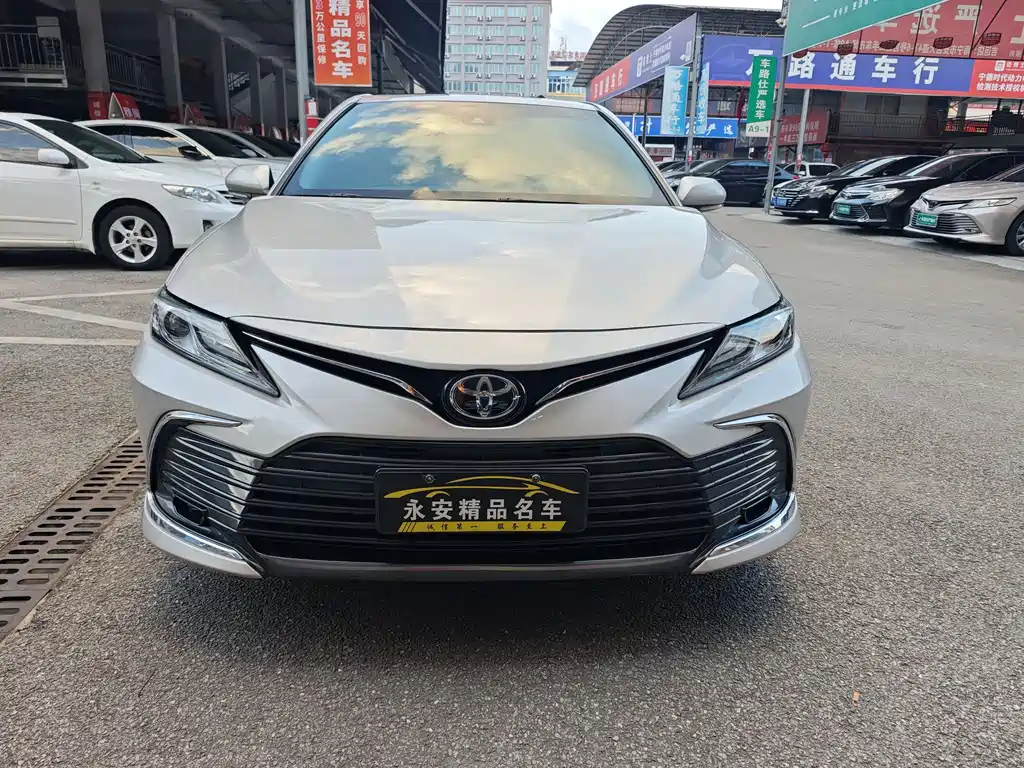 Toyota Camry 2021 — фото 2