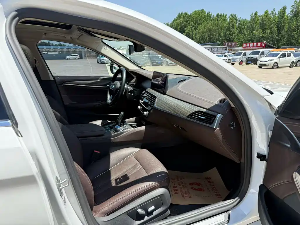 BMW 5 Series 2021