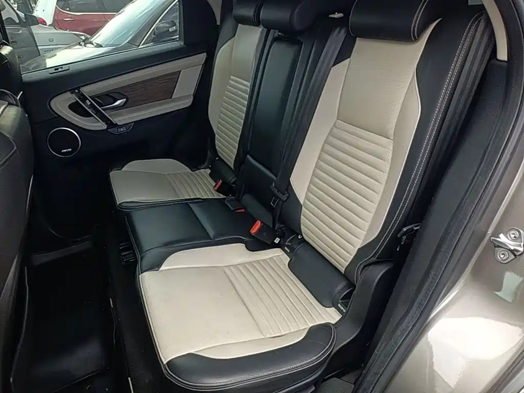 Land Rover Discovery Sport 2021 — фото 17