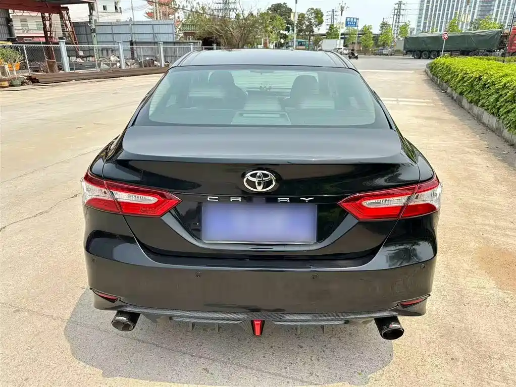 Toyota Camry 2018 — фото 7