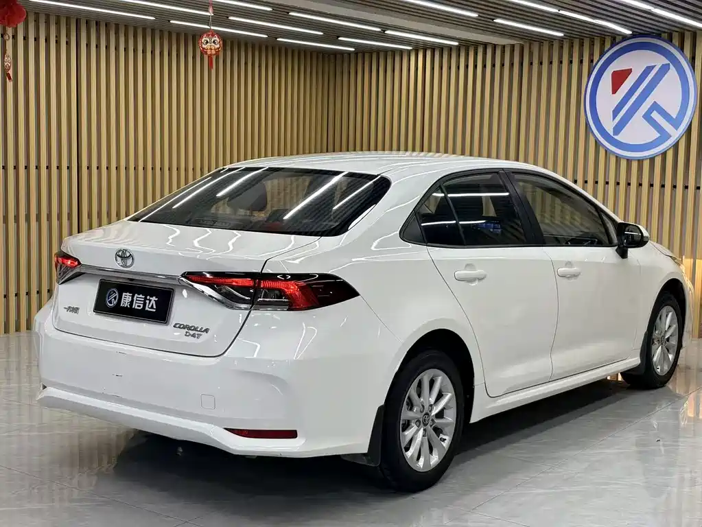 Toyota Corolla 2022 — фото 10
