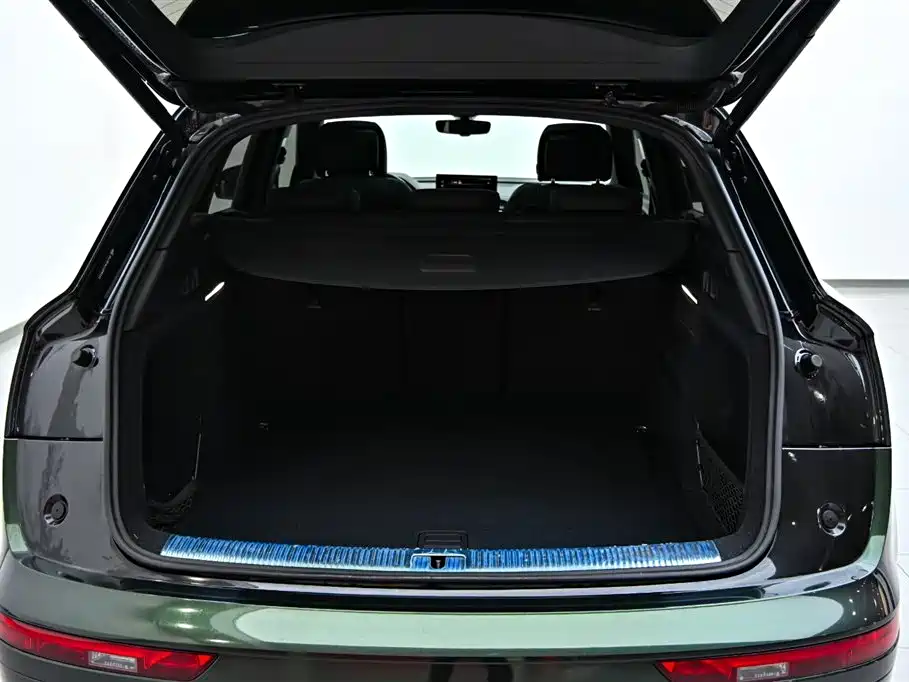 Audi Q5L 2023 — фото 34