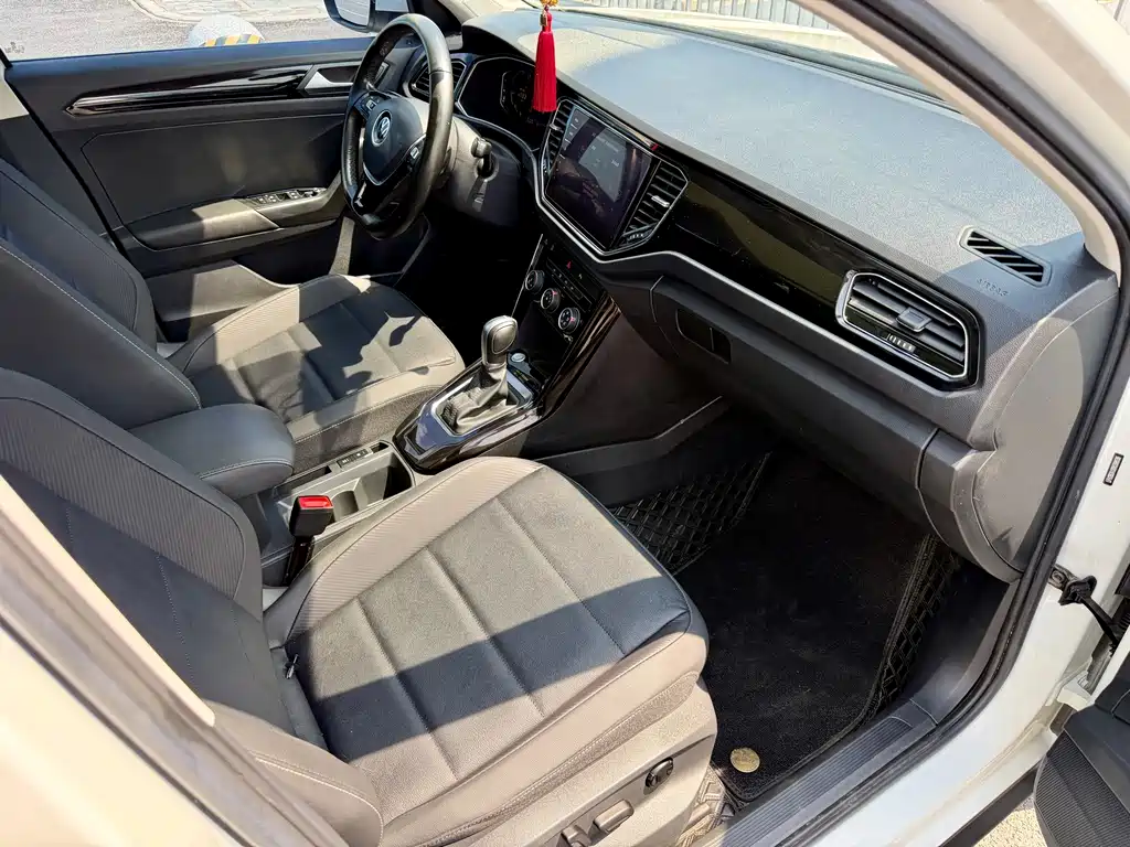 Volkswagen T-Roc 2022 — фото 11