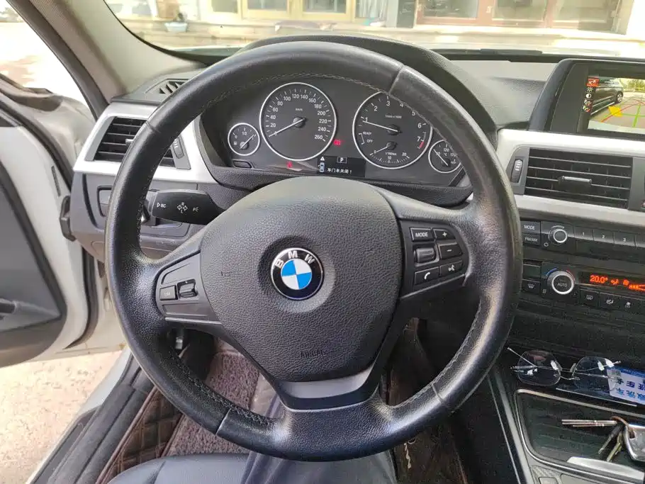 BMW 3 Series 2015 — фото 15