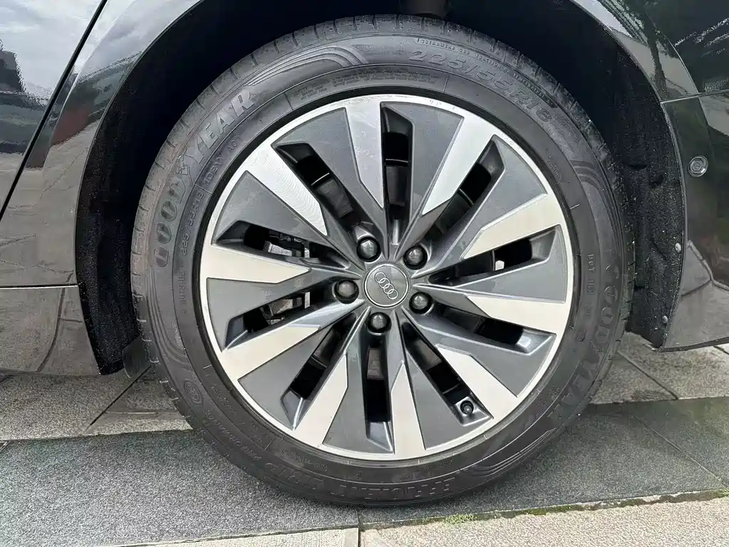 Audi A6L 2020 — фото 28
