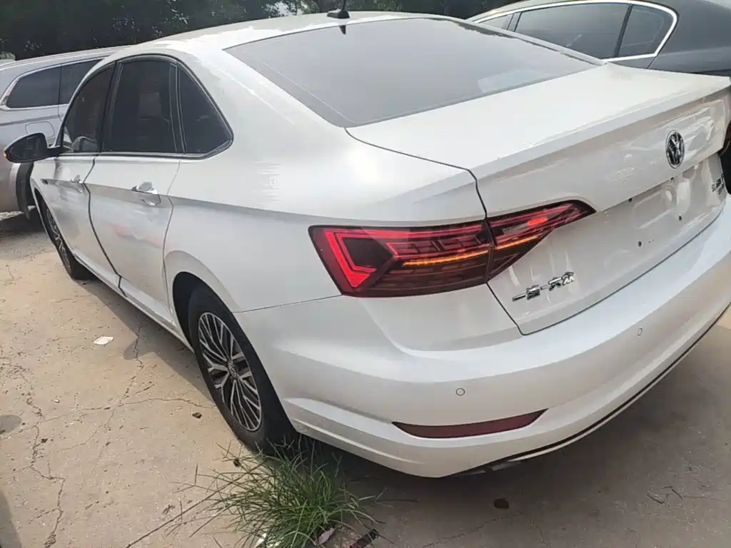 Volkswagen Sagitar 2021