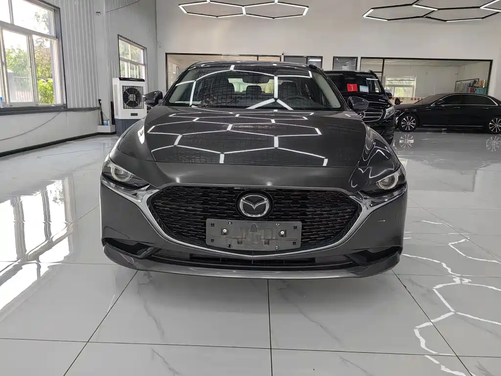 Mazda 3 Axela 2019 — фото 2