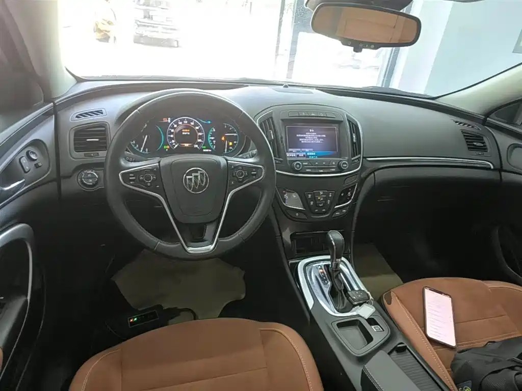 Buick Regal 2017 — фото 10
