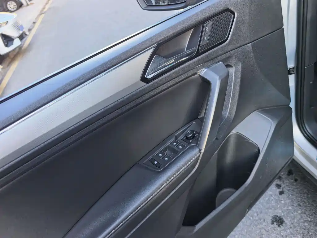 Volkswagen Tiguan L 2018 — фото 9