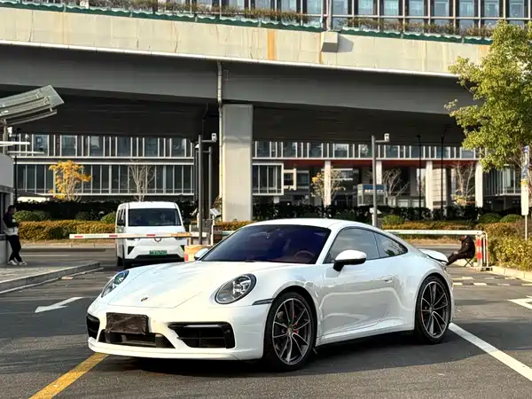 Porsche 911 2021