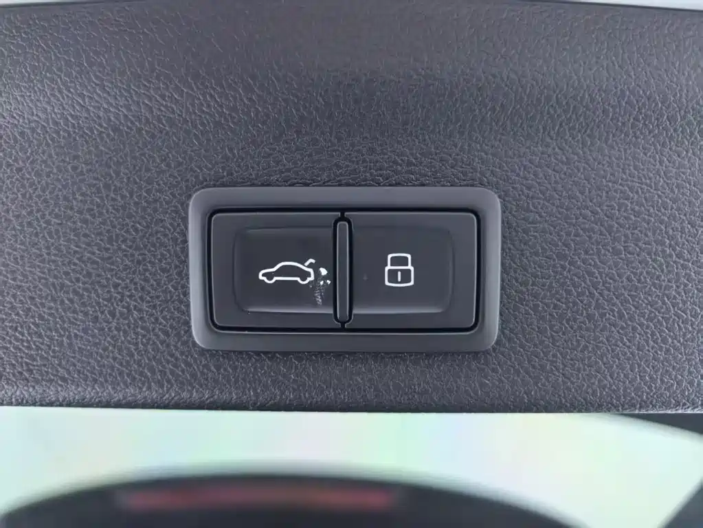 Audi Q3 2020 — фото 28