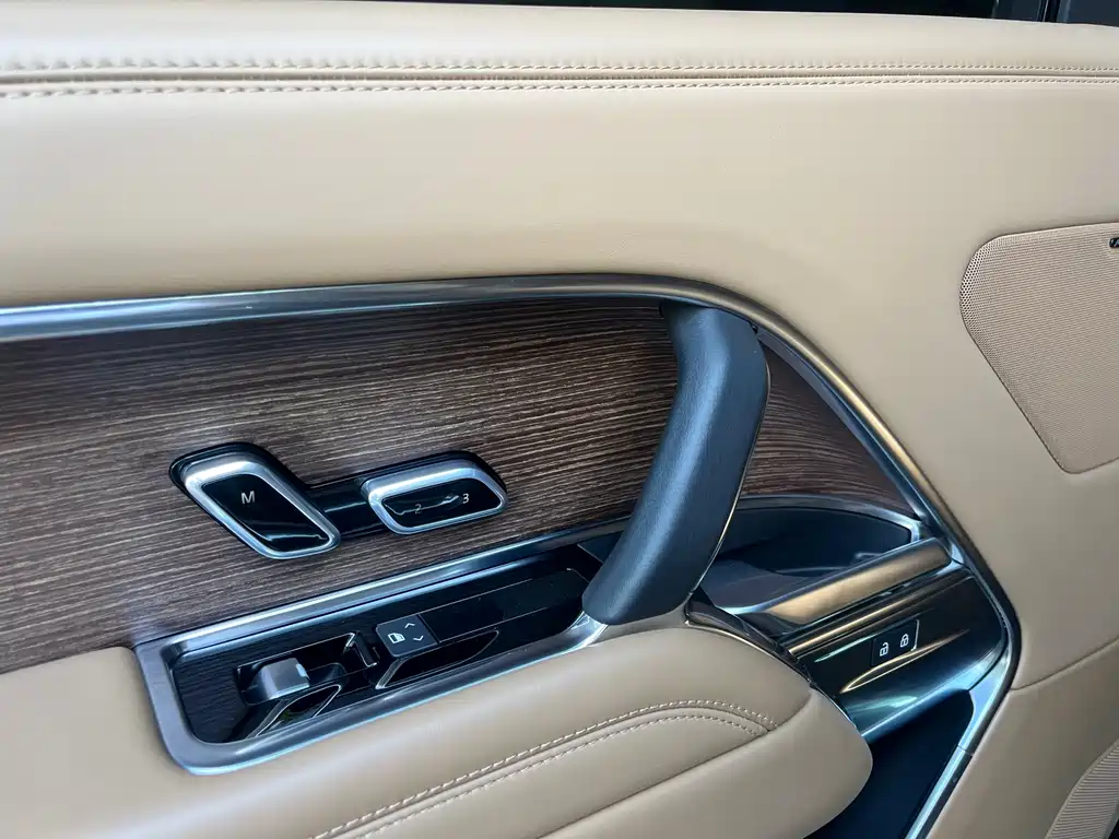 Land Rover Range Rover 2023 — фото 16