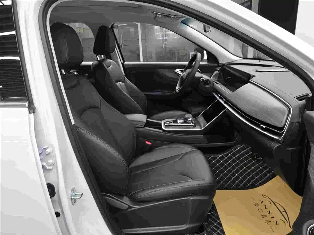 BAIC X7 2025 — фото 11