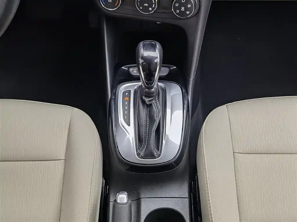 Buick Excelle 2019 — фото 13