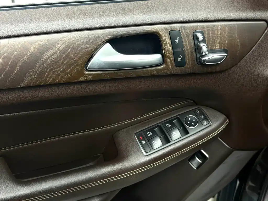 Mercedes-Benz GLE 2017 — фото 19