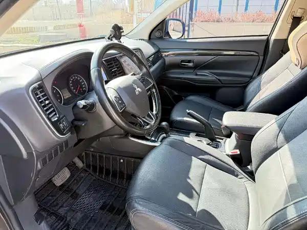 Mitsubishi Outlander 2018