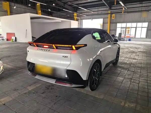 Lynk & Co Z20 2025