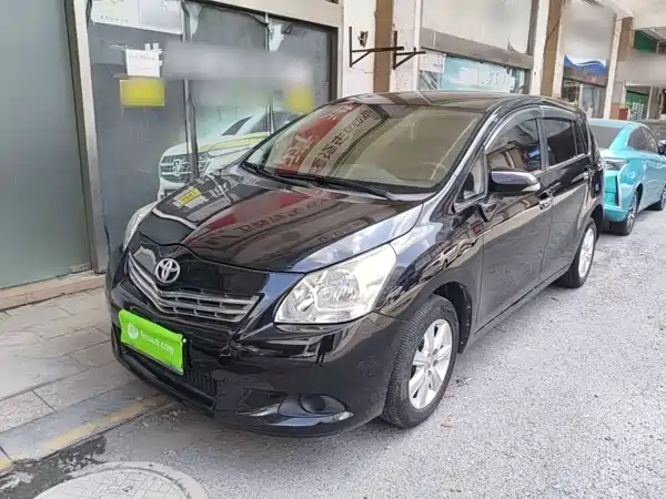 Toyota Yizhi 2015