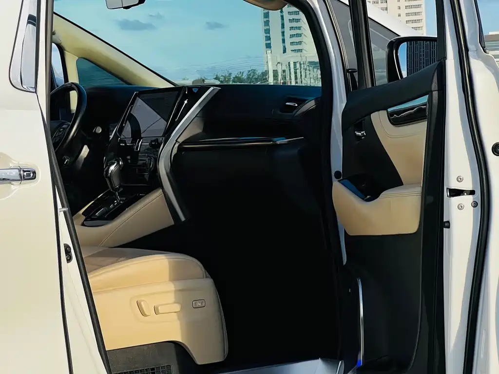 Toyota Alphard 2020