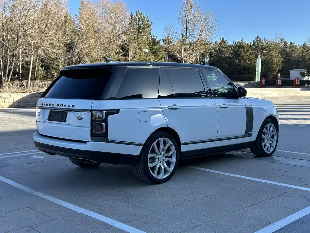 Land Rover Range Rover 2022 — фото 10