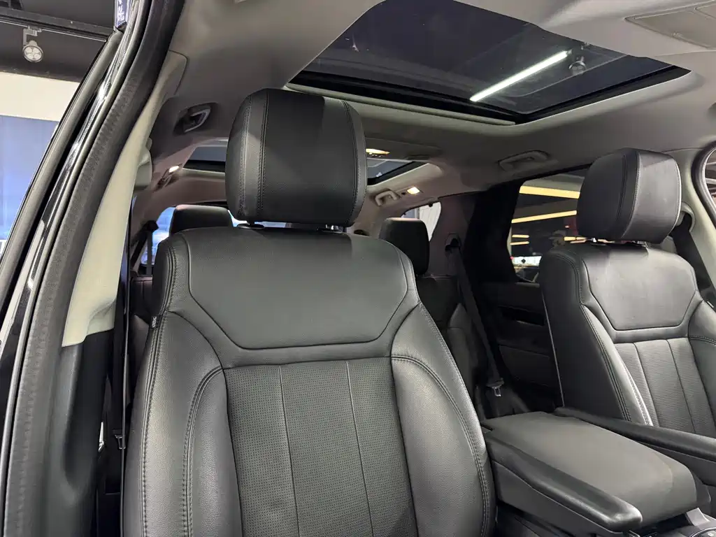 Land Rover Discovery 2020 — фото 11