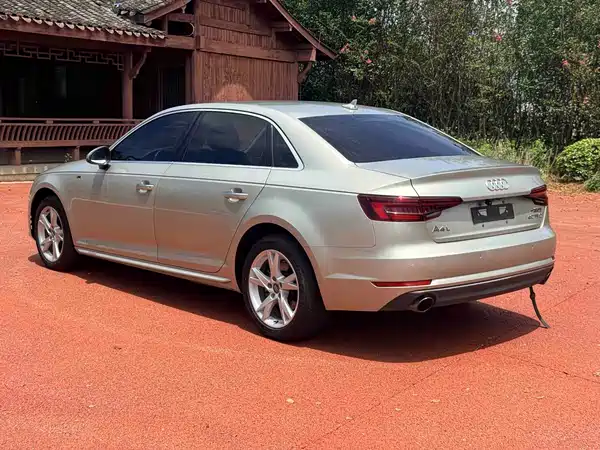 Audi A4L 2018