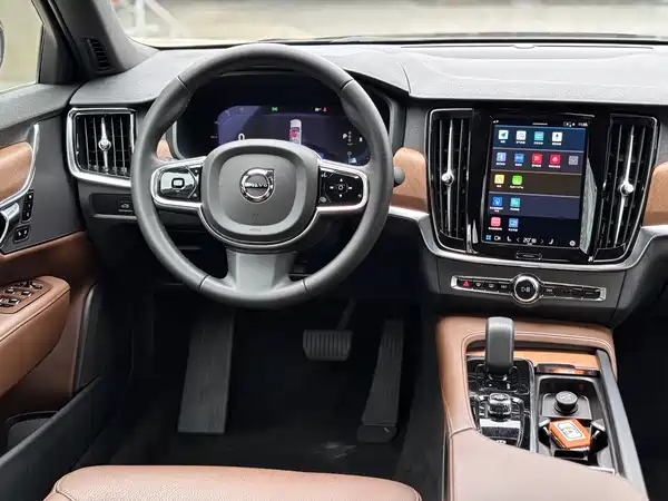 Volvo S90 2024