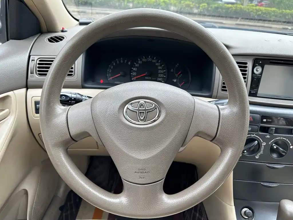 Toyota Corolla 2011 — фото 36