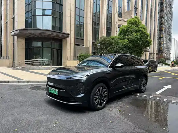 NIO ES8 2024