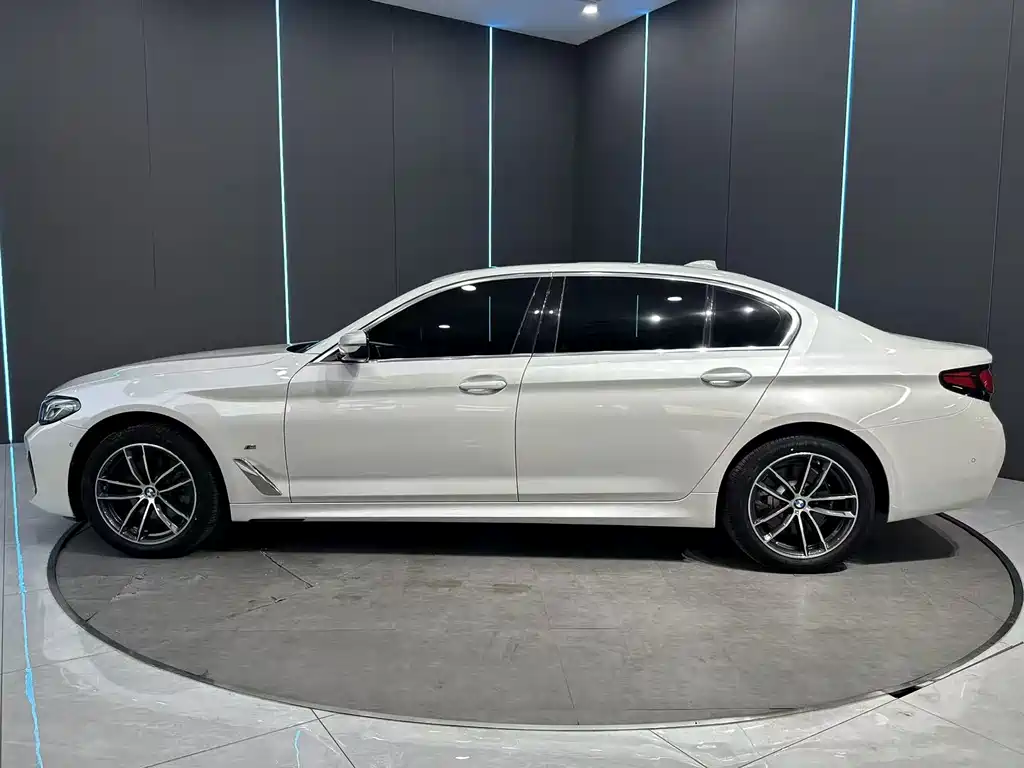 BMW 5 Series 2023