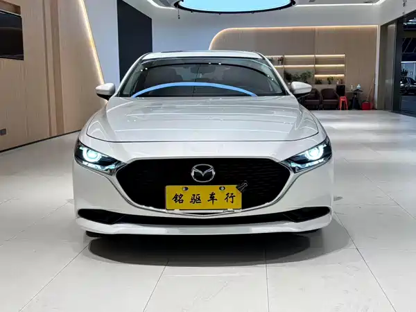 Mazda 3 Axela 2025
