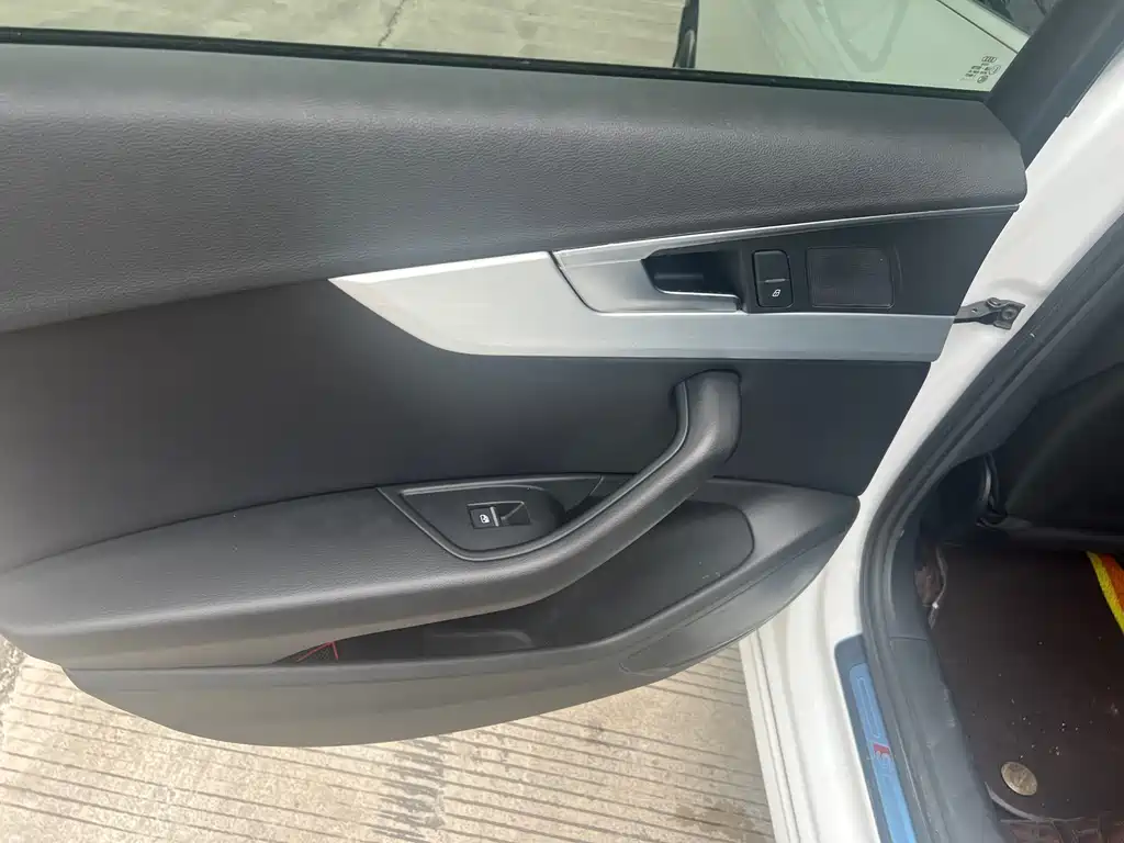 Audi A4L 2020