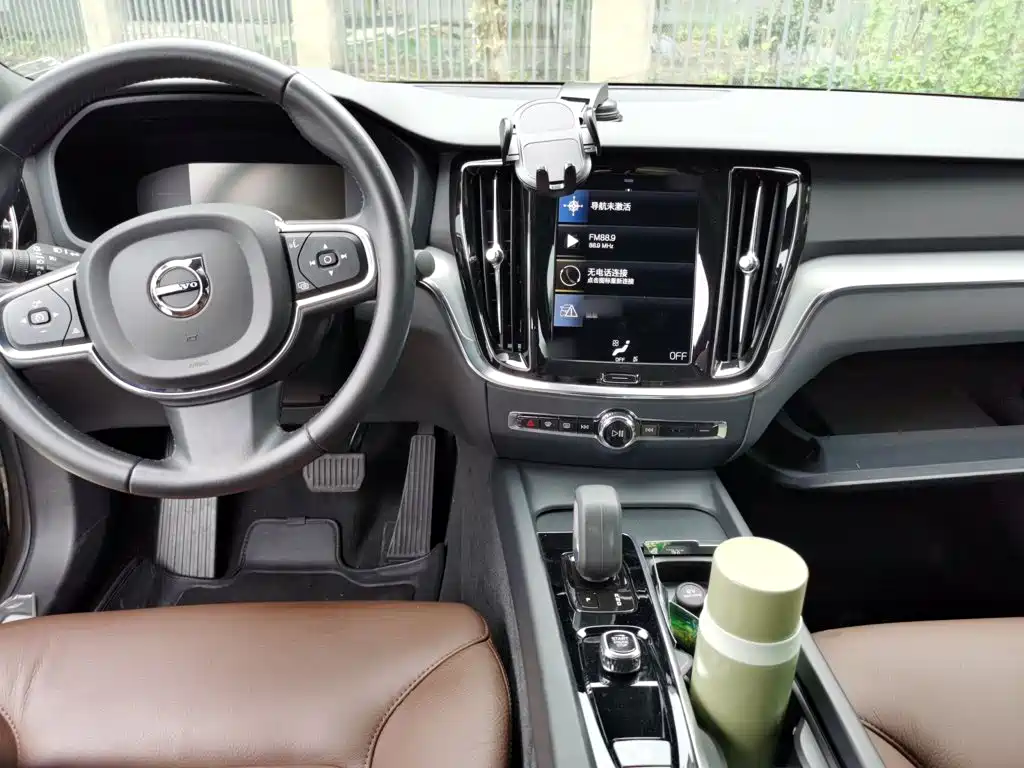 Volvo S60 2021 — фото 10