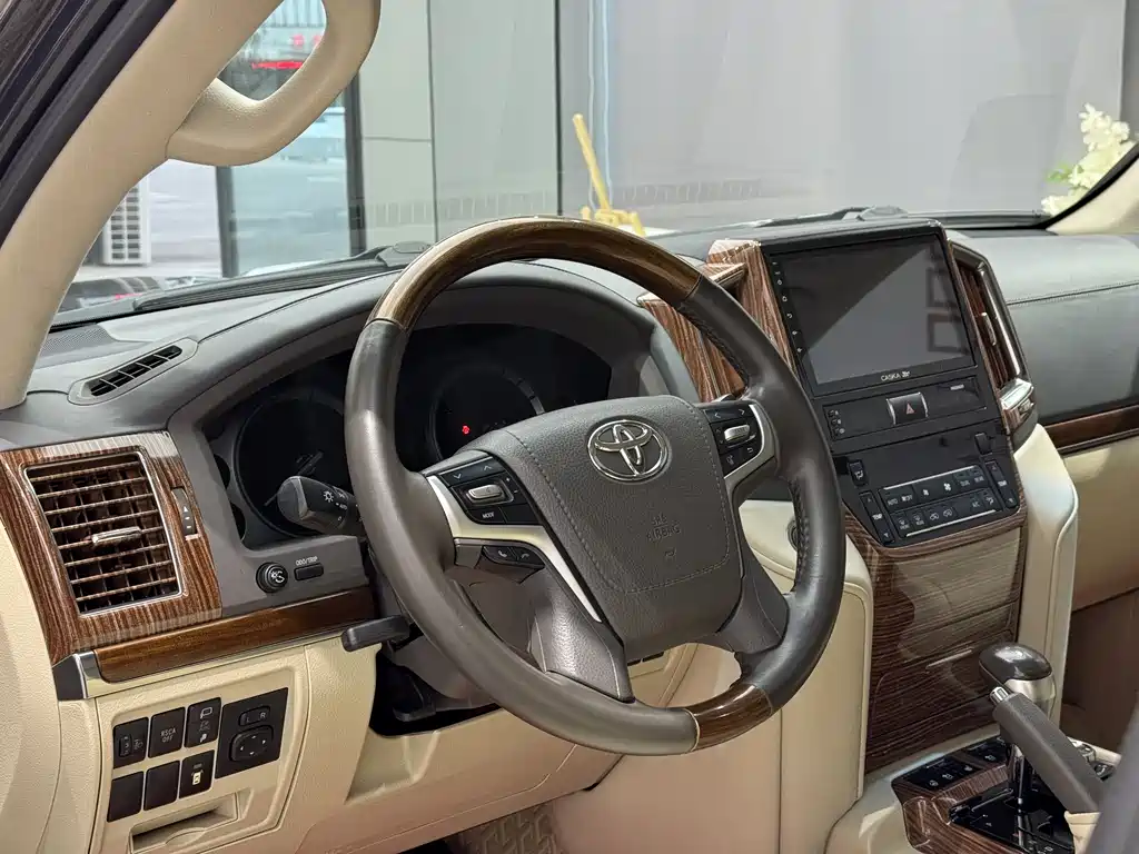 Toyota Land Cruiser 2019 — фото 14