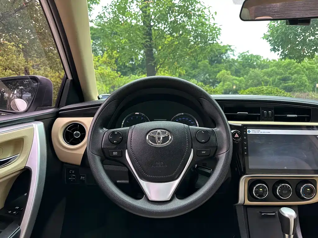 Toyota Corolla 2018 — фото 9