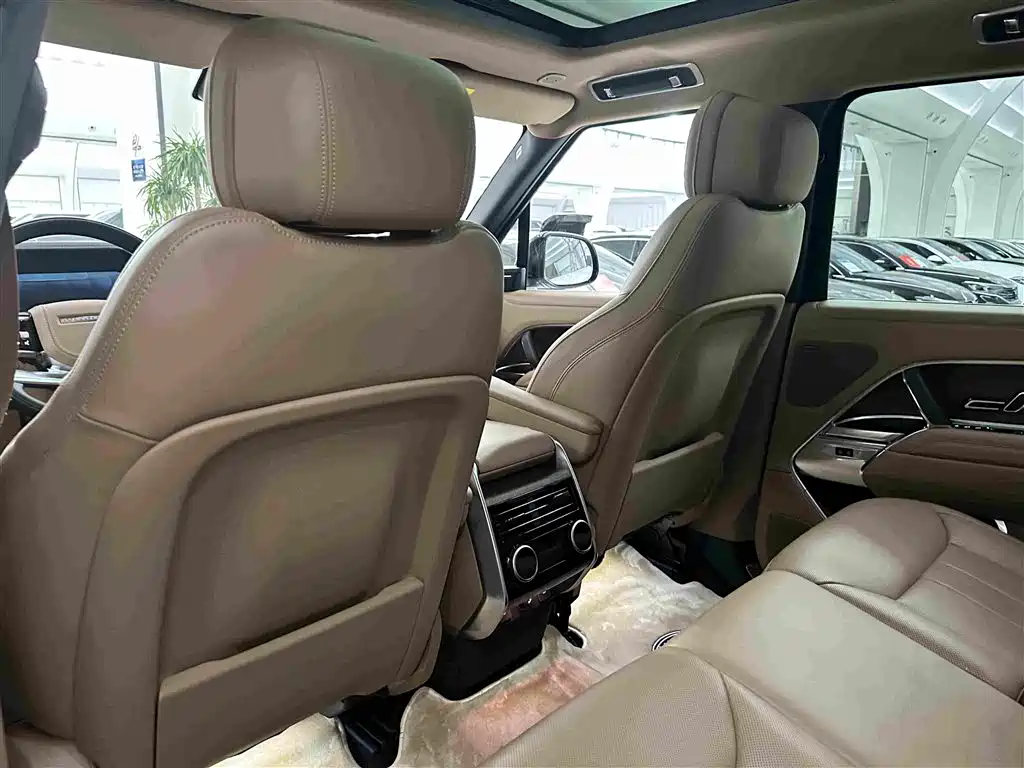 Land Rover Range Rover 2024 — фото 10