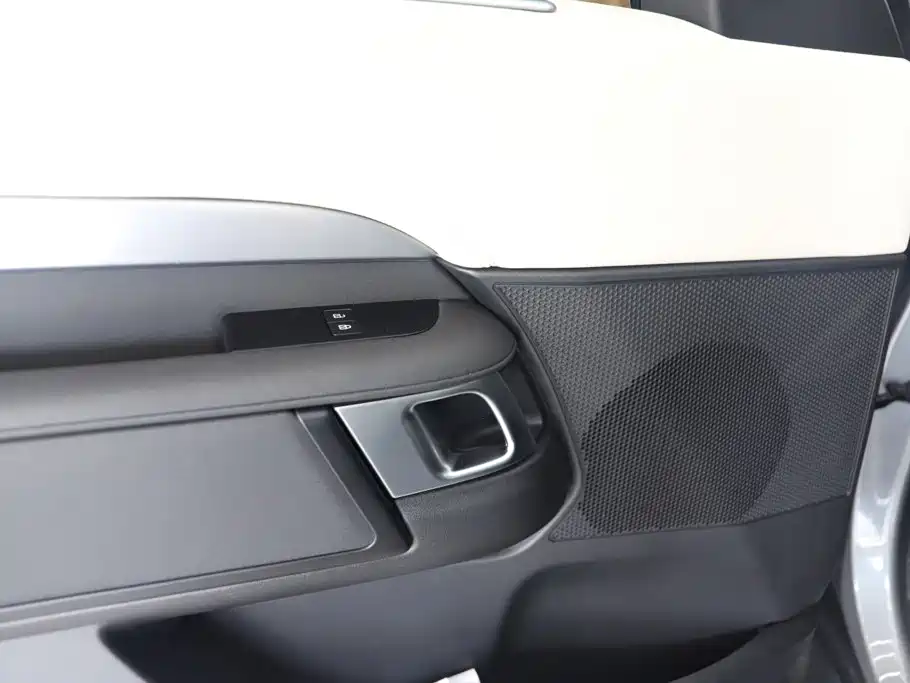 Land Rover Discovery 2021 — фото 18