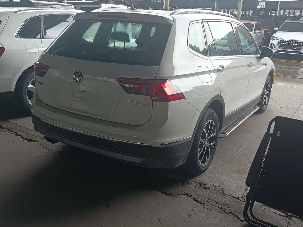 Volkswagen Tiguan L 2018 — фото 14