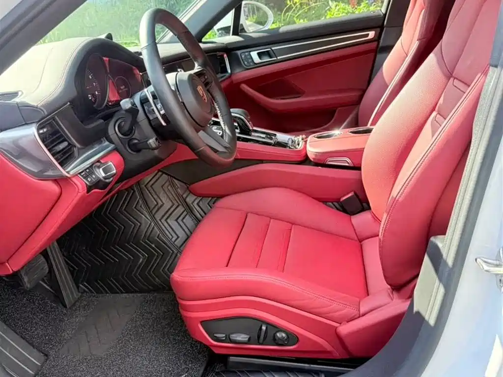 Porsche Panamera 2023