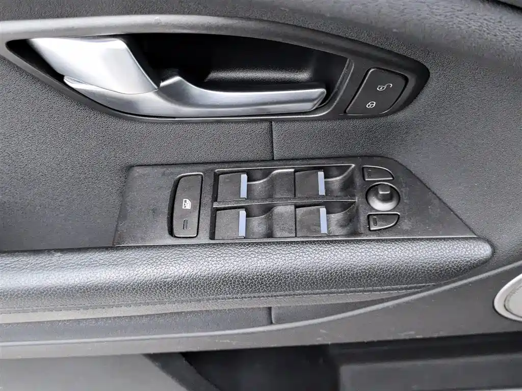 Land Rover Evoque 2018 — фото 9