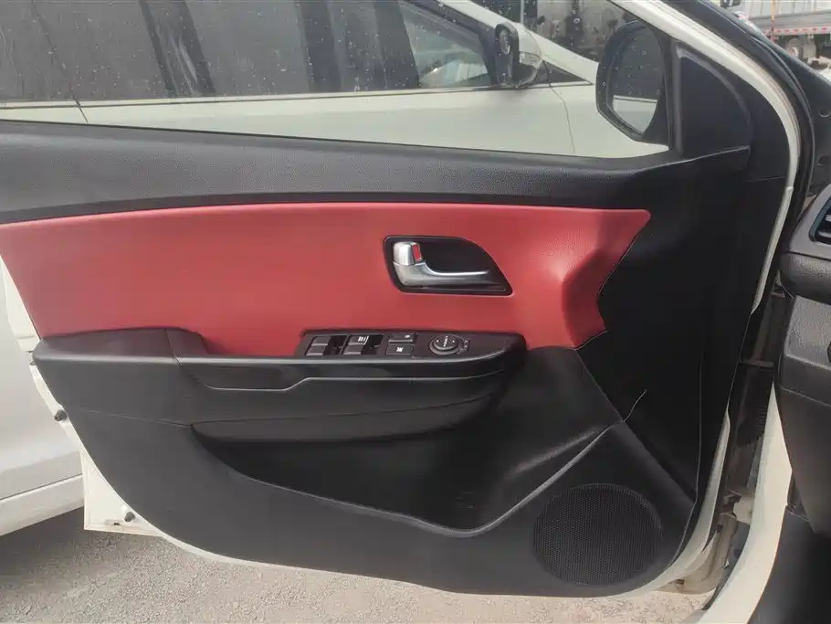 Kia K2 2015