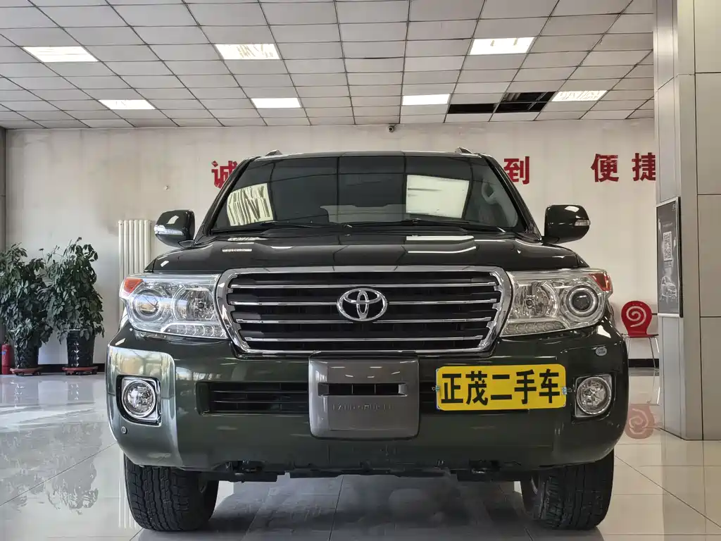 Toyota Land Cruiser 2013 — фото 2
