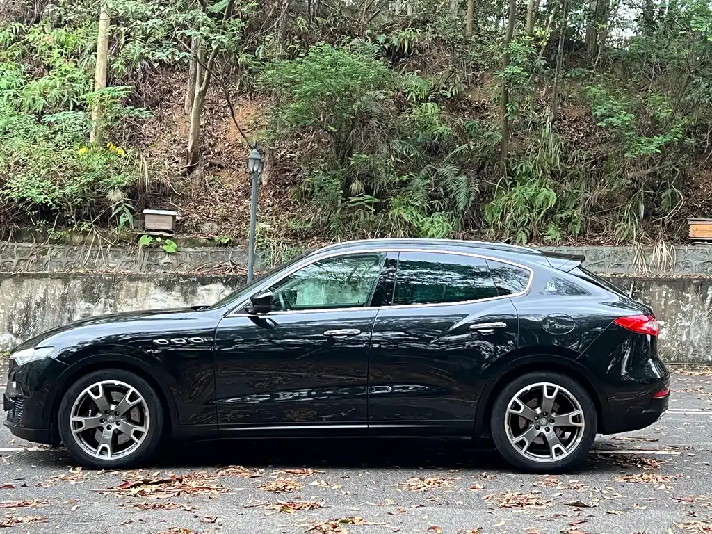 Maserati Levante 2018 — фото 9
