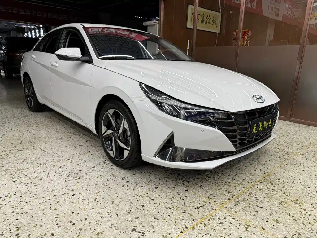 Hyundai Elantra 2023