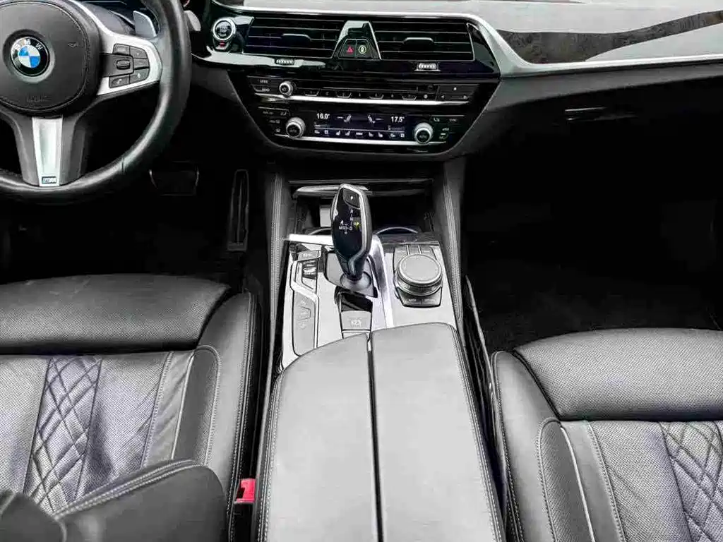 BMW 6 Series GT 2018 — фото 8