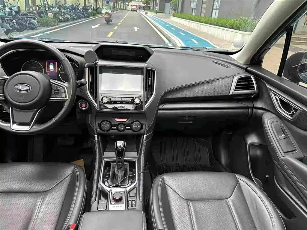 Subaru Forester 2021 — фото 9