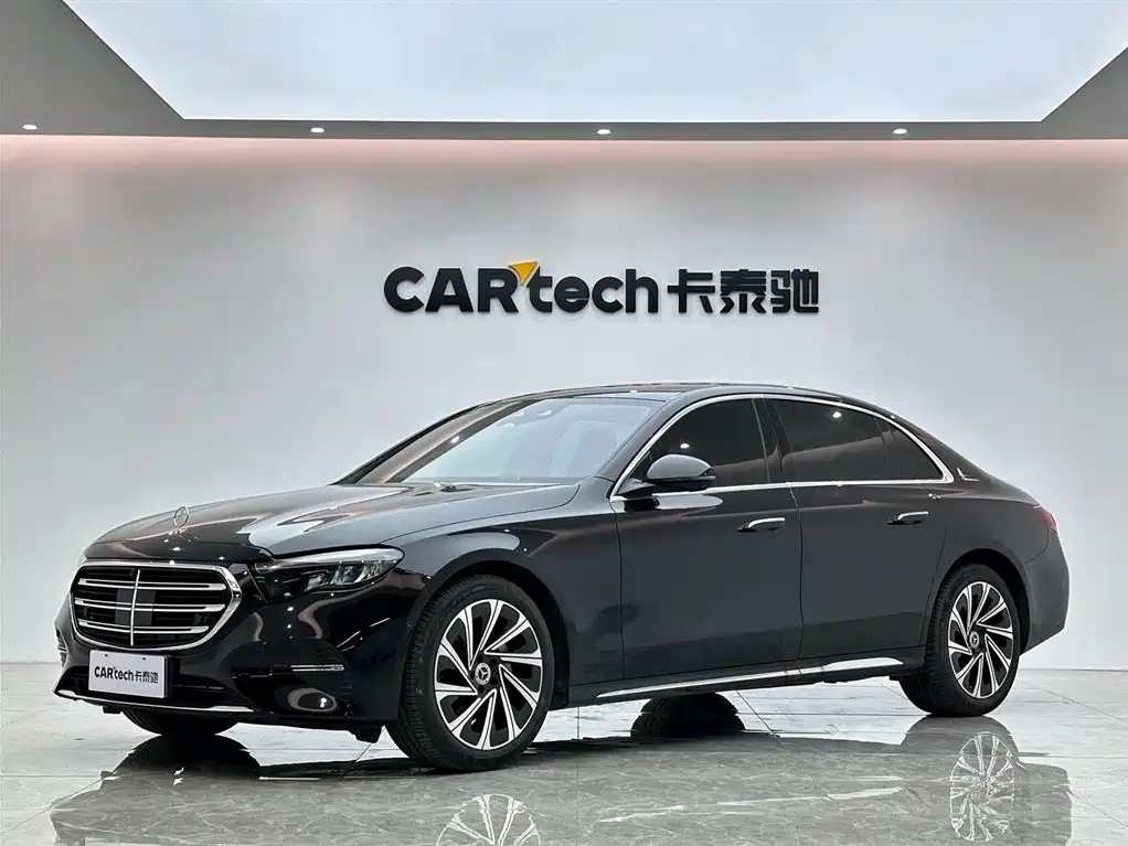 Mercedes-Benz E-Class 2025 — фото 1
